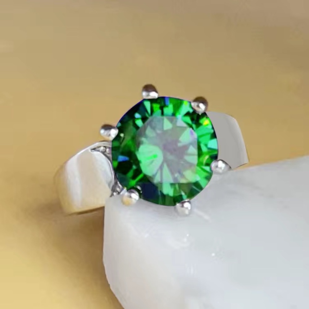 5 CTs Emerald & 18k White Gold Plated Ring Size 8